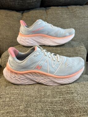 New Balance Women's Fresh Foam X More V4 Quartz Grey/Pink Size 10